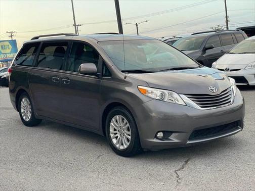 2013 Toyota Sienna XLE