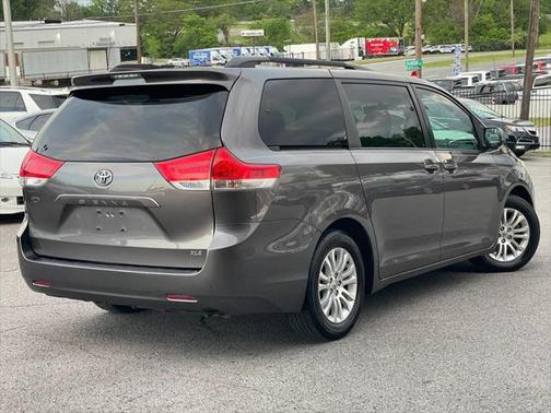 2013 Toyota Sienna XLE