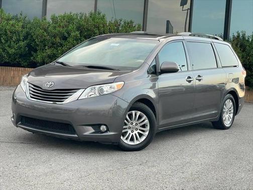 2013 Toyota Sienna XLE