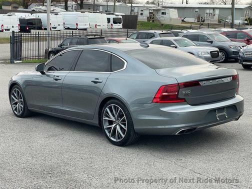 2018 Volvo S90 T5 Momentum