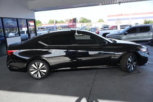 Black 2019 Nissan Altima 2.5 SL