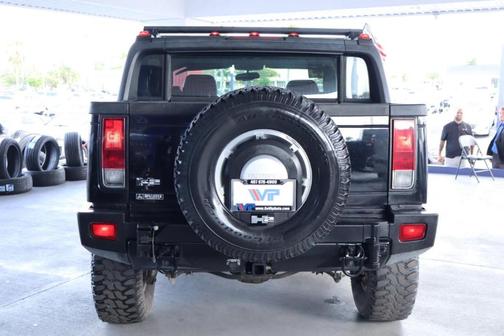 Black 2005 Hummer H2 SUT