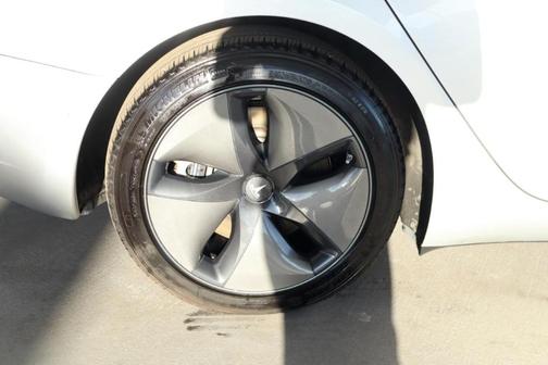 Silver 2018 Tesla Model 3 Long Range