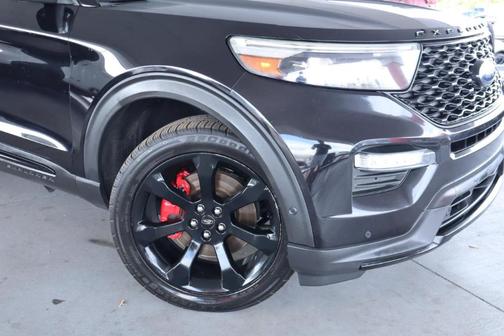 Black 2020 Ford Explorer ST