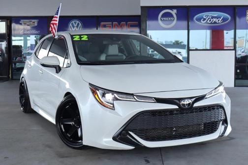 White 2022 Toyota Corolla Hatchback SE