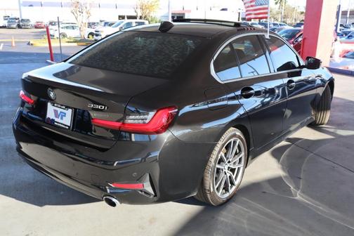 2019 BMW 330 i