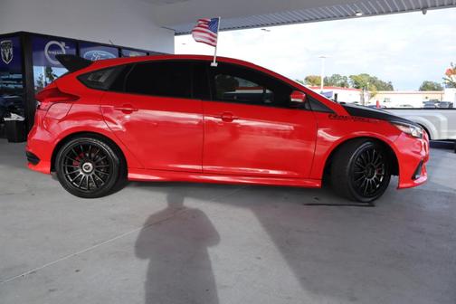 2017 Ford Focus ST Base