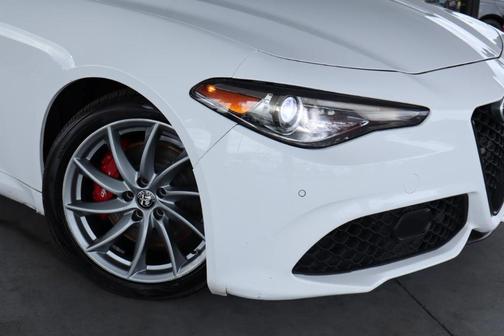 White 2022 Alfa Romeo Giulia Base
