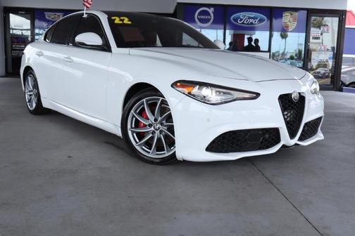 White 2022 Alfa Romeo Giulia Base