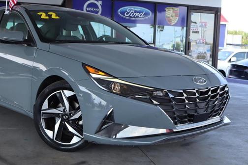 2022 Hyundai ELANTRA SEL