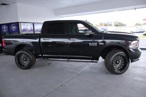2016 RAM 1500 SLT