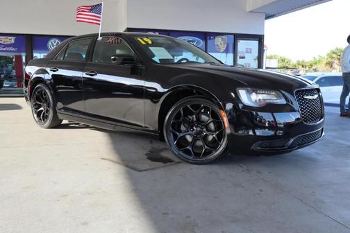 Black 2019 Chrysler 300 Touring