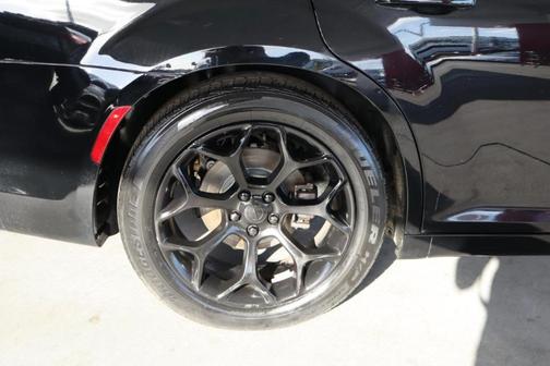 Black 2019 Chrysler 300 Touring