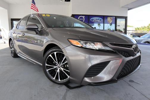 2020 Toyota Camry SE