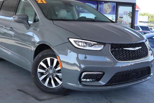 2021 Chrysler Pacifica Touring-L