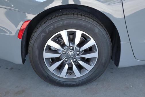 2021 Chrysler Pacifica Touring-L