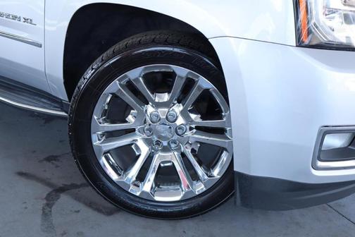 Silver 2020 GMC Yukon XL SLT