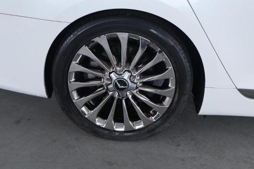 2016 Kia K900 Luxury 5.0L