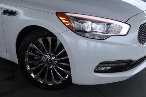 2016 Kia K900 Luxury 5.0L