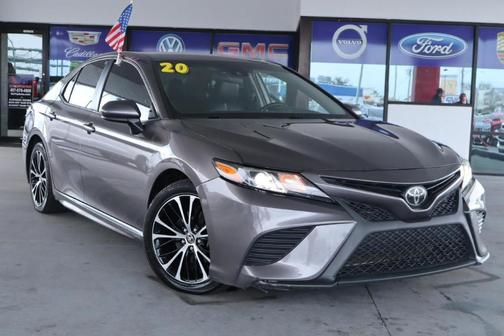 2020 Toyota Camry SE
