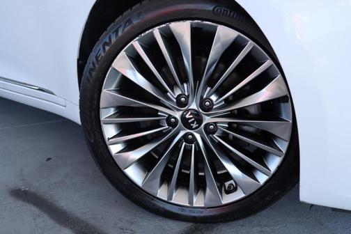 2018 Kia Cadenza SX Limited