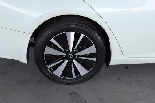 White 2020 Nissan Altima 2.5 SR