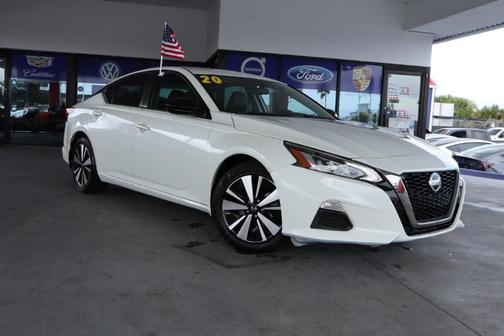 White 2020 Nissan Altima 2.5 SR