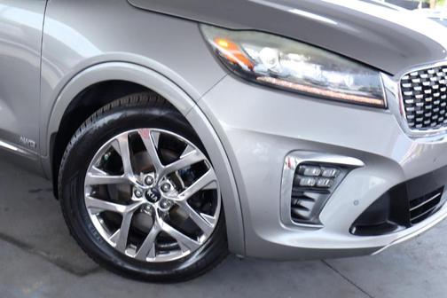 Gray 2019 Kia Sorento SX