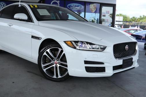 Polaris White 2017 Jaguar XE 35t Premium