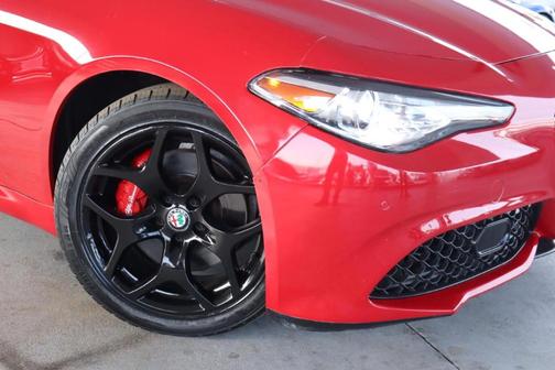 Red 2020 Alfa Romeo Giulia Base