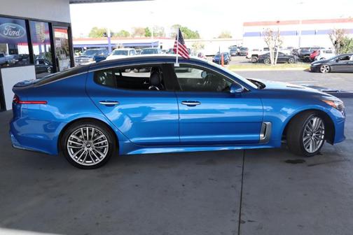 2018 Kia Stinger Base