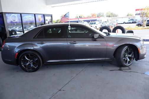 2021 Chrysler 300 S