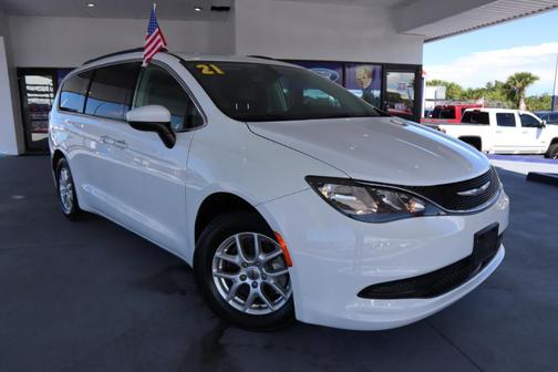 2021 Chrysler Voyager LXI