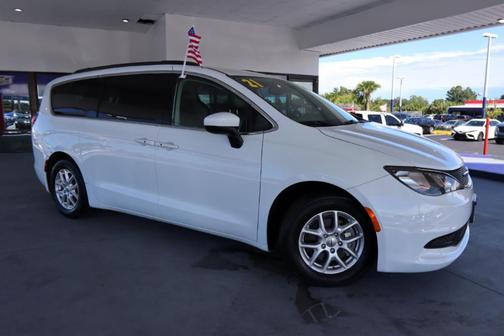 2021 Chrysler Voyager LXI