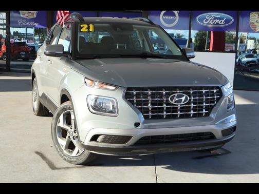 2021 Hyundai VENUE SEL