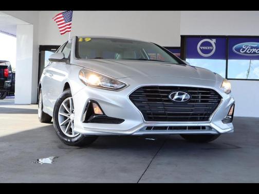 Silver 2019 Hyundai SONATA SE