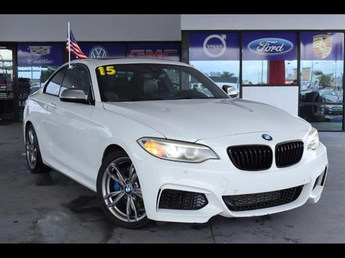 White 2015 BMW M235 i