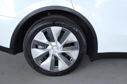 White 2022 Tesla Model Y Long Range
