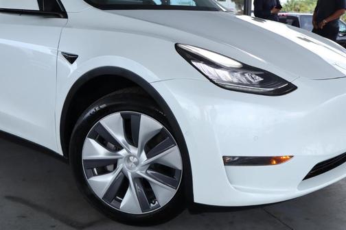 White 2022 Tesla Model Y Long Range