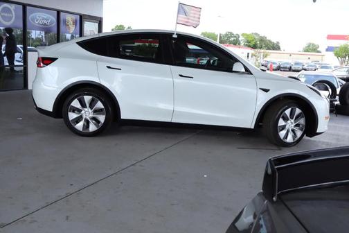 White 2022 Tesla Model Y Long Range