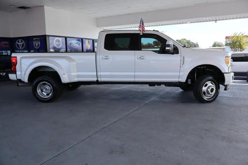 2017 Ford F-350 Lariat Super Duty
