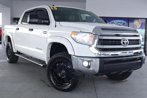 White 2015 Toyota Tundra SR5
