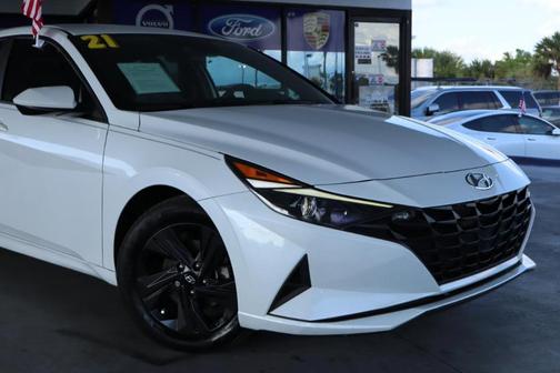 2021 Hyundai ELANTRA SEL