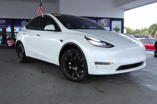 White 2023 Tesla Model Y Long Range