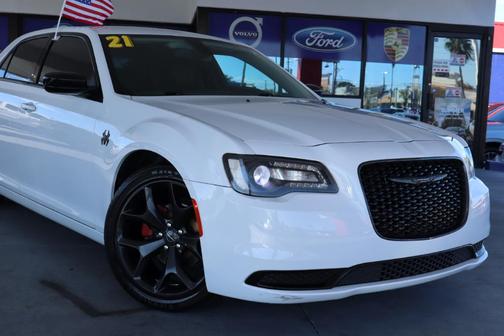 2021 Chrysler 300 Touring