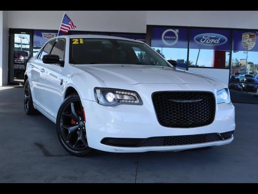 2021 Chrysler 300 Touring