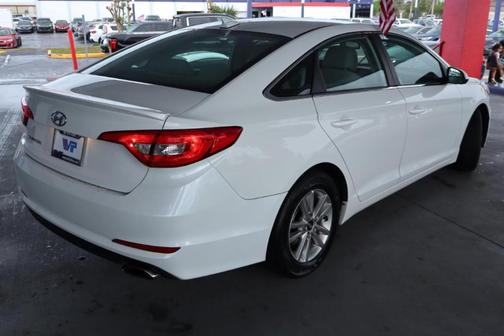 Quartz White Pearl 2016 Hyundai SONATA SE
