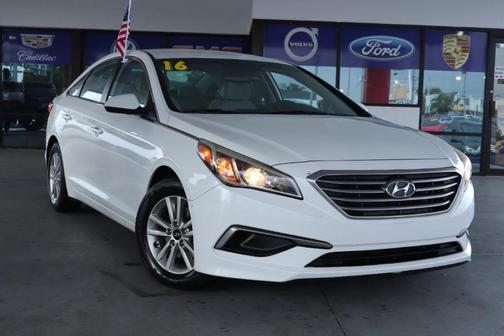 Quartz White Pearl 2016 Hyundai SONATA SE
