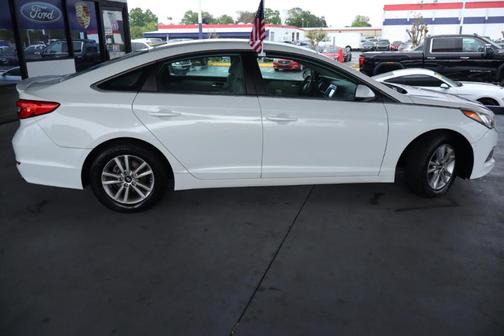 Quartz White Pearl 2016 Hyundai SONATA SE