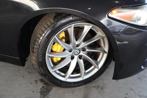 2017 Alfa Romeo Giulia Base